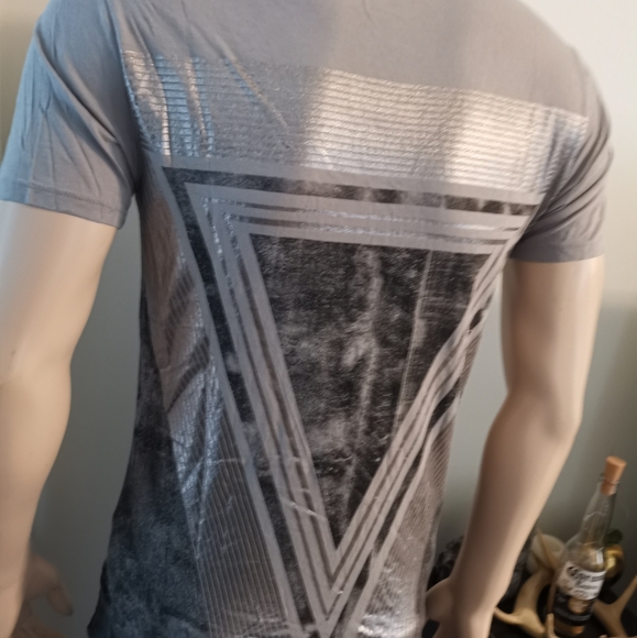 Guess Men's Silver Graphic Tee Triangle Vector Design Grey XS - Picture 2 of 7